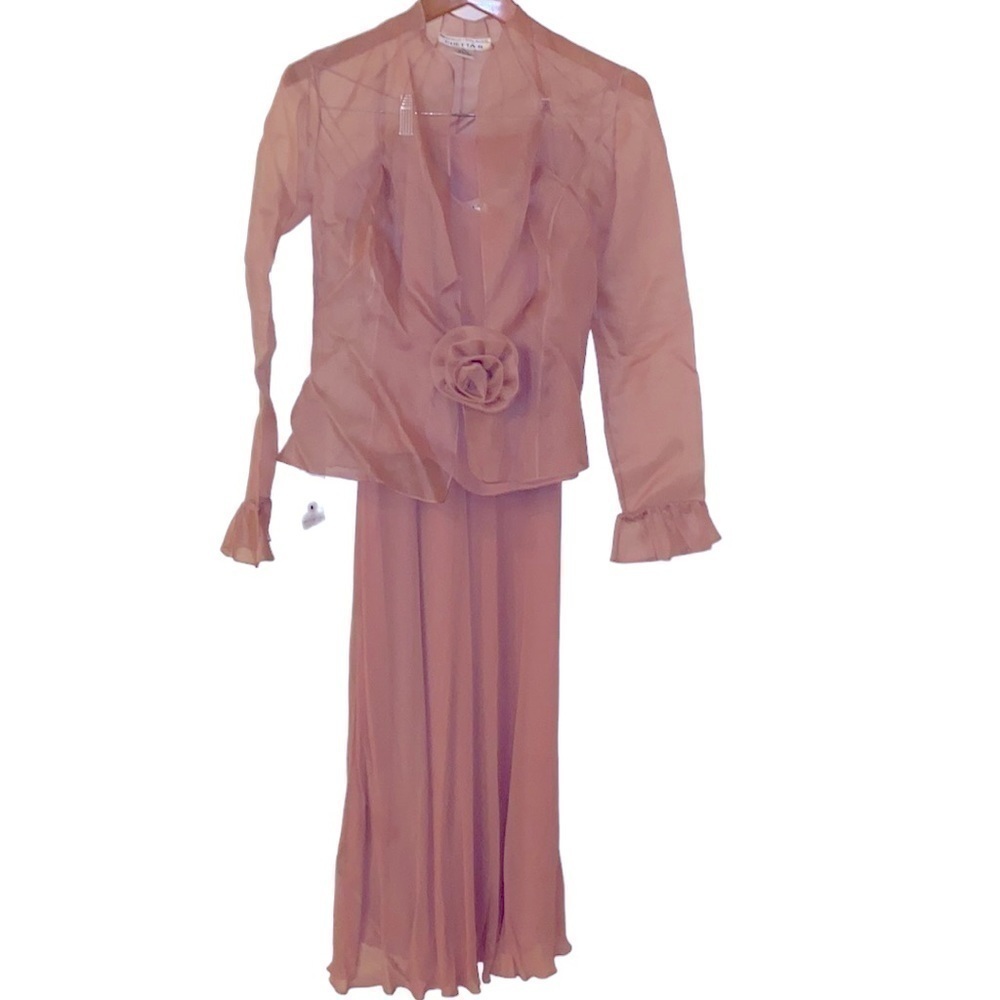 Cheeta B dusty rose 💯silk three piece skirt, jacket, & camisole. Size 8/8P